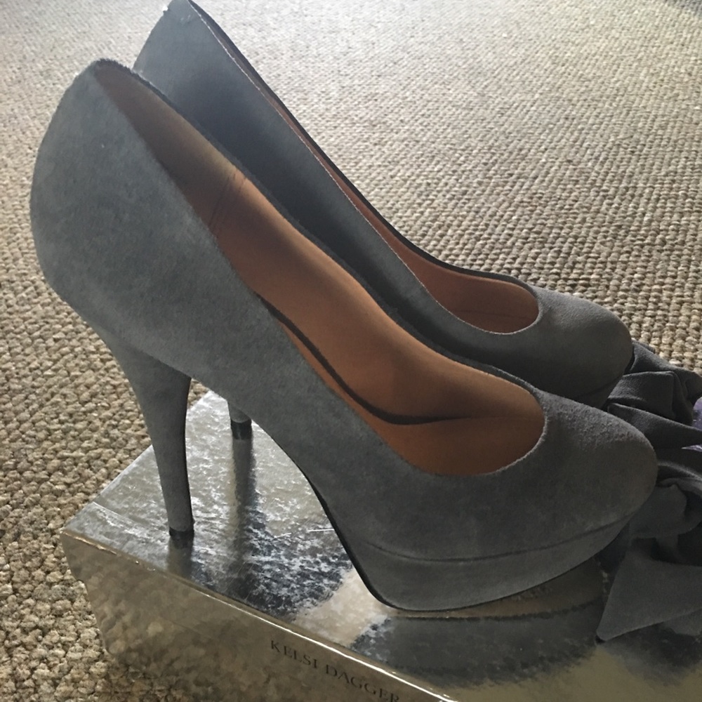 Kelsi Dagger suede pumps with detachable bows